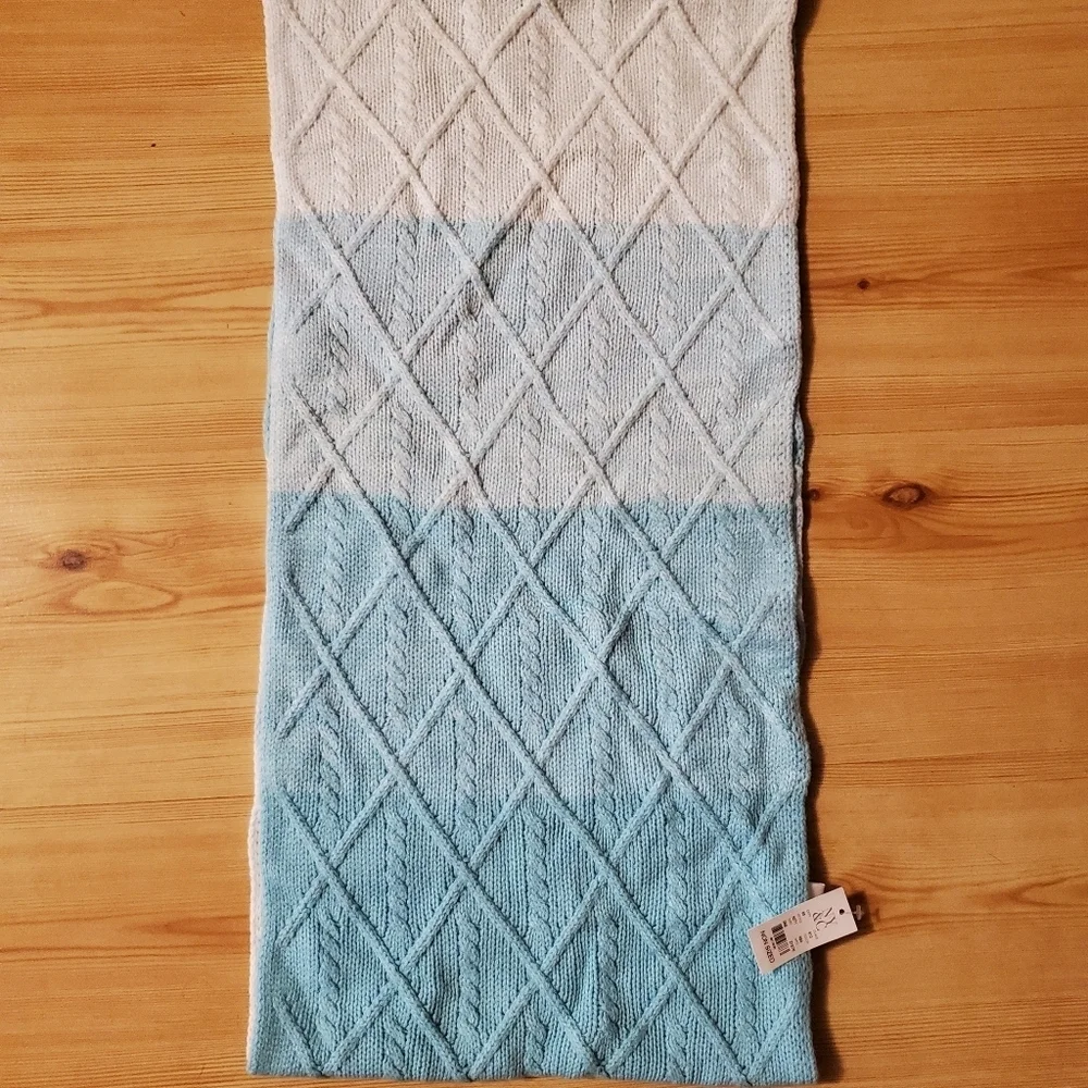 New York & Company Infinity Scarf ♾ NWT - Picture 4 of 4